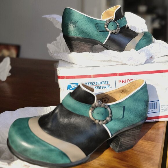 J. FLUEVOG - Hopefulls FAITH Rose Buckled Shoe - Black/Green - Sz 9-1/2 - Picture 1 of 9